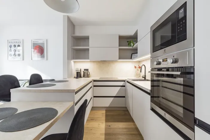 Pronájem bytu 2+kk, Praha - Karlín, Sokolovská, 55 m2