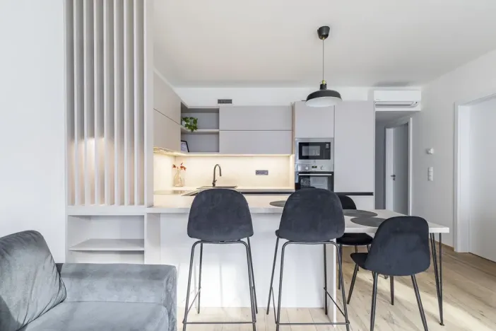 Pronájem bytu 2+kk, Praha - Karlín, Sokolovská, 55 m2