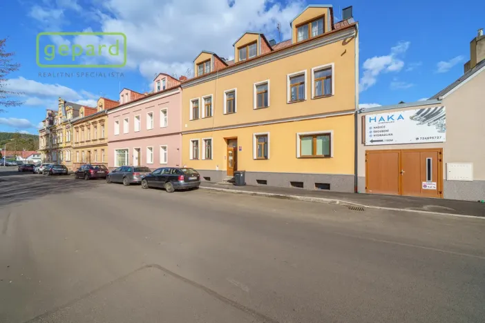 Prodej bytu 1+1, Karlovy Vary, Jabloňová, 38 m2