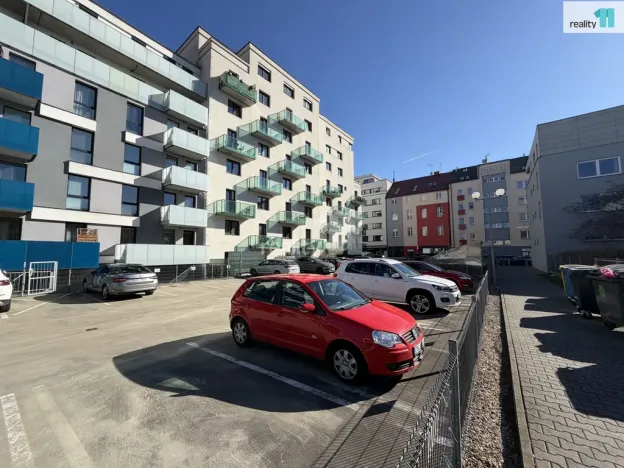 Pronájem garáže, Plzeň - Jižní Předměstí, Poděbradova, 12 m2