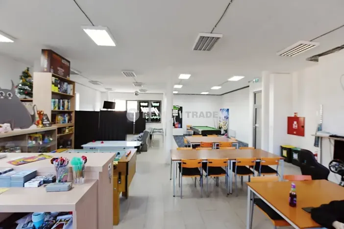 Pronájem obchodního prostoru, Strakonice, Bezděkovská, 111 m2