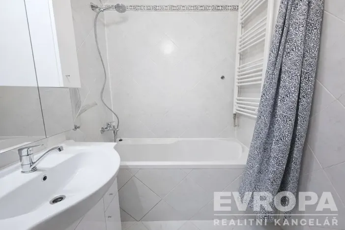 Pronájem bytu 3+1, Praha - Modřany, Hájenská, 76 m2