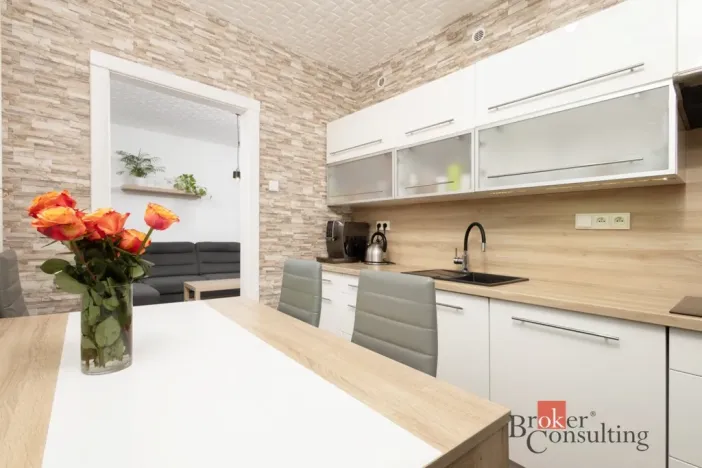 Prodej bytu 3+1, Bruntál, Jesenická, 62 m2