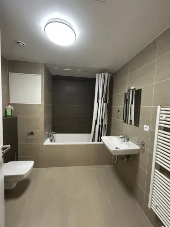 Pronájem bytu 2+kk, Pardubice - Zelené Předměstí, Bratranců Veverkových, 57 m2