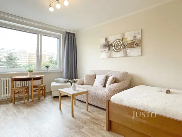 Pronájem bytu 1+kk, Praha, Květnového vítězství, 31 m2