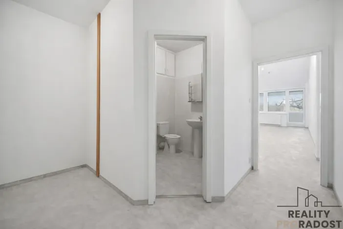 Pronájem bytu 1+kk, Pardubice - Zelené Předměstí, nábřeží Závodu míru, 50 m2