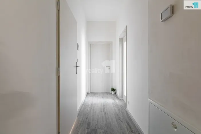 Pronájem bytu 2+kk, Praha - Libeň, V Holešovičkách, 56 m2