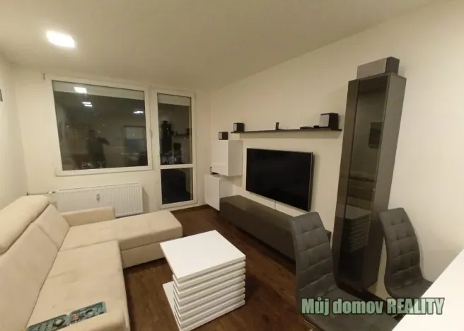 Pronájem bytu 2+kk, Praha - Kobylisy, Frýdlantská, 44 m2