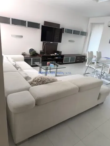 Pronájem bytu 2+kk, Hradec Králové, Svatojánská, 69 m2