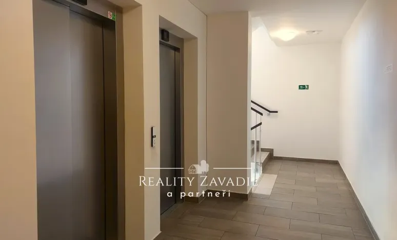 Pronájem bytu 1+kk, Praha - Třebonice, U Radosti, 29 m2