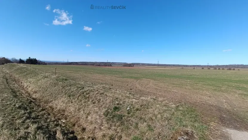 Prodej komerčního pozemku, Hůry, 7981 m2