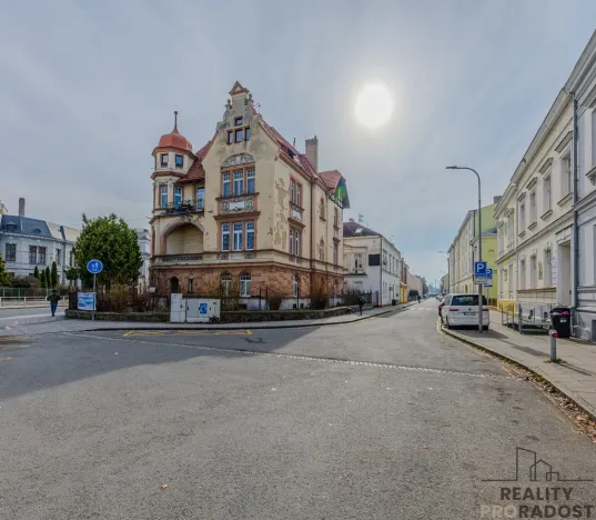 Prodej bytu 2+1, Opava - Předměstí, Komenského, 81 m2