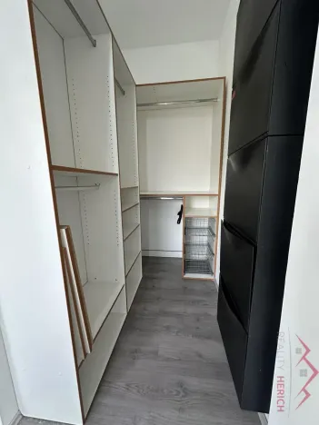 Pronájem atypického bytu, Chomutov, 28. října, 160 m2