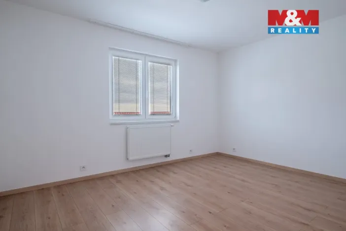 Prodej obchodního prostoru, Šumavské Hoštice - Kosmo, 316 m2