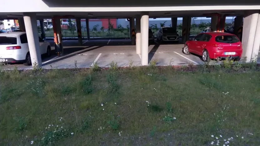 Pronájem garážového stání, Praha - Letňany, Pavla Beneše, 13 m2