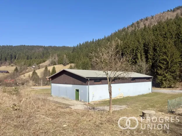 Prodej výrobních prostor, Velké Karlovice, 3509 m2