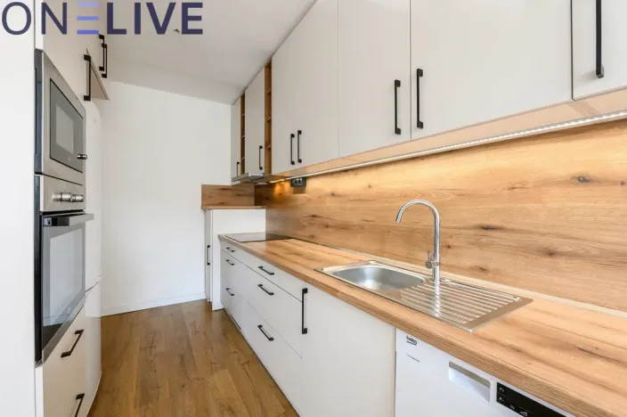 Pronájem bytu 3+kk, Praha, Flöglova, 72 m2