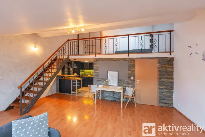 Prodej bytu 2+kk, Šestajovice, Komenského, 63 m2