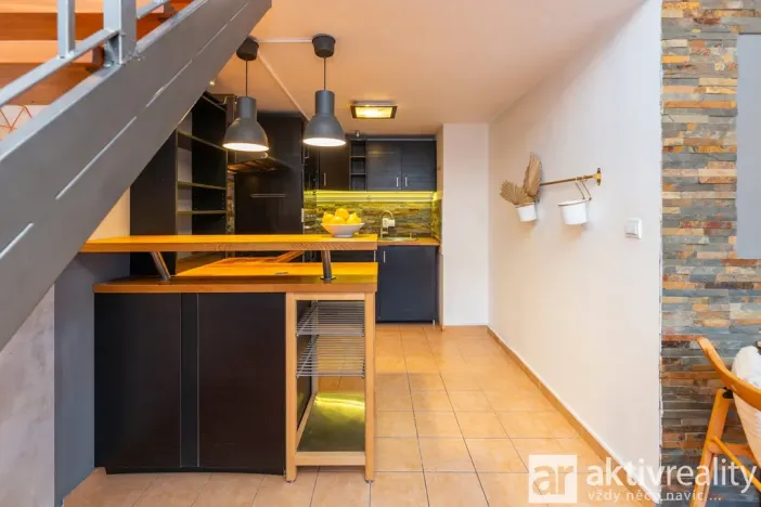 Prodej bytu 2+kk, Šestajovice, Komenského, 63 m2