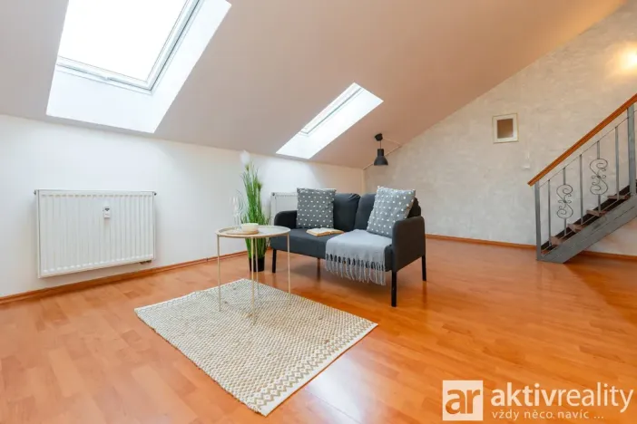 Prodej bytu 2+kk, Šestajovice, Komenského, 63 m2