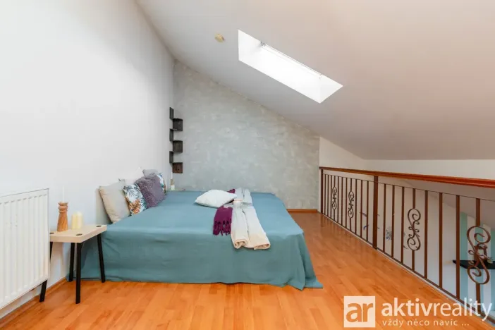 Prodej bytu 2+kk, Šestajovice, Komenského, 63 m2