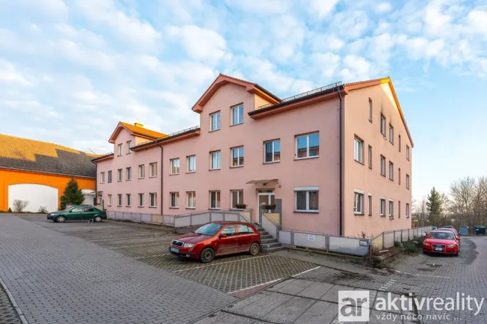 Prodej bytu 2+kk, Šestajovice, Komenského, 63 m2