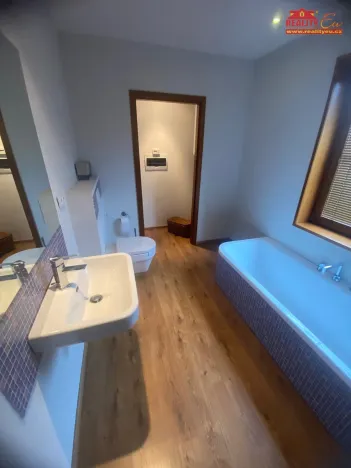 Prodej rodinného domu, Praha, Na Rybníčku, 177 m2