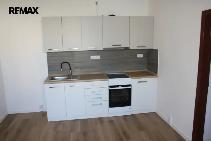 Pronájem bytu 2+kk, Písek, Vinařického, 43 m2