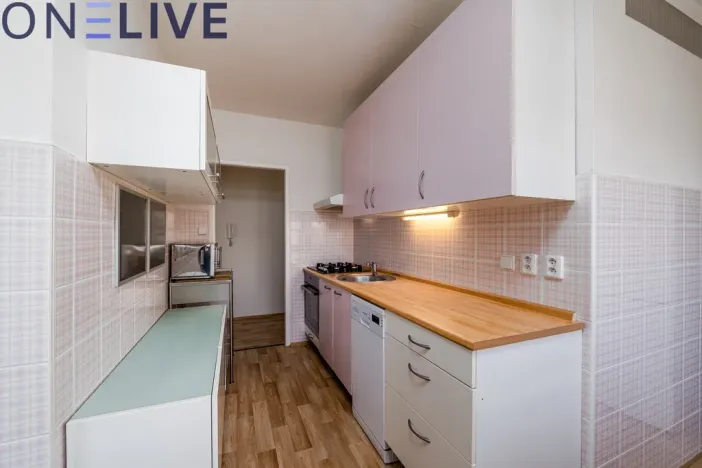 Prodej bytu 3+1, Plzeň, Chválenická, 63 m2