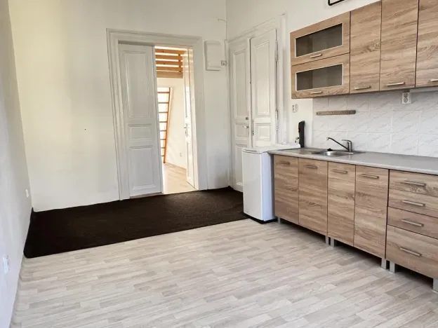 Pronájem bytu 2+kk, Praha - Nusle, Svatoslavova, 40 m2