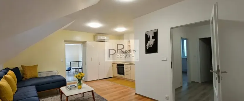 Prodej bytu 2+kk, Hevlín, 63 m2