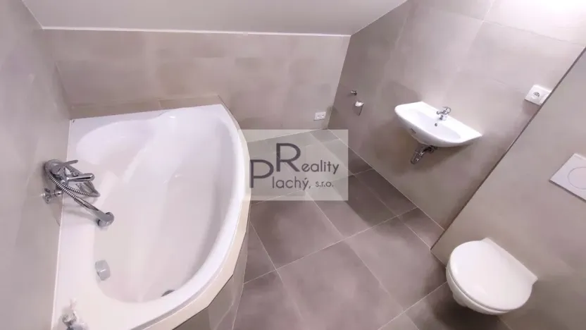 Prodej bytu 2+kk, Hevlín, 63 m2