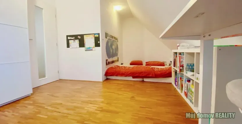 Pronájem bytu 3+kk, Praha - Žižkov, Buchovcova, 82 m2