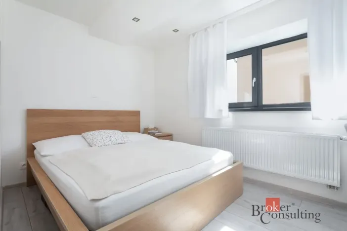 Pronájem bytu 2+kk, Kravaře, 41 m2