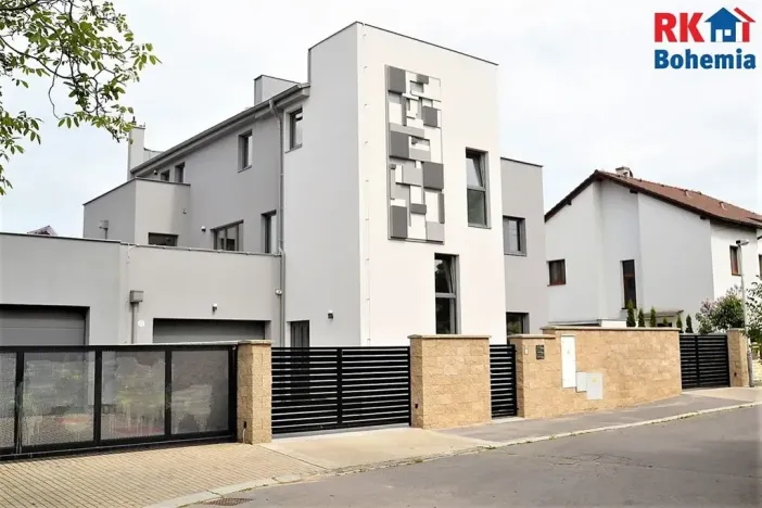 Prodej bytu 3+kk, Praha - Lhotka, Slepá I, 74 m2