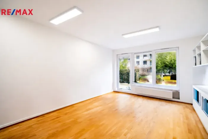 Pronájem bytu 3+kk, Praha - Vysočany, Pechmanových, 86 m2