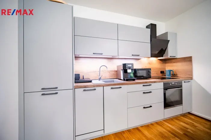 Pronájem bytu 3+kk, Praha - Vysočany, Pechmanových, 86 m2