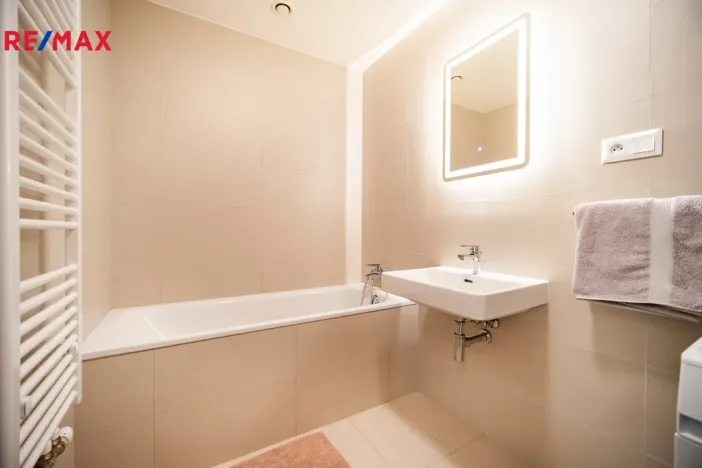 Pronájem bytu 3+kk, Praha - Vysočany, Pechmanových, 86 m2