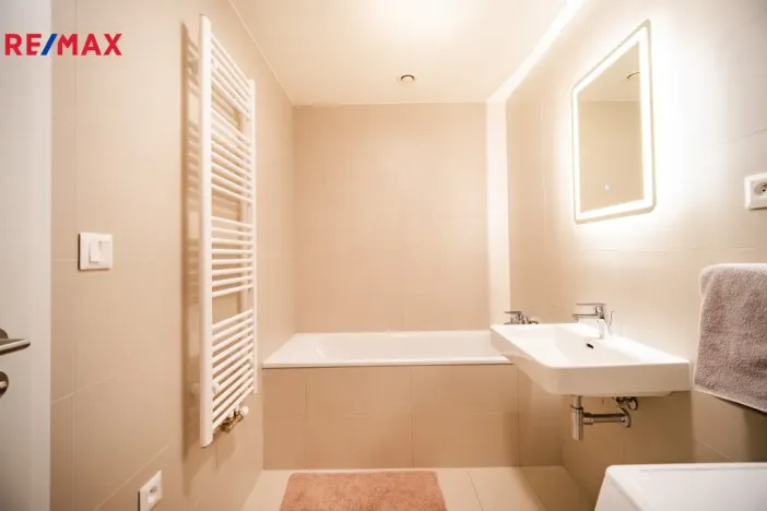 Pronájem bytu 3+kk, Praha - Vysočany, Pechmanových, 86 m2