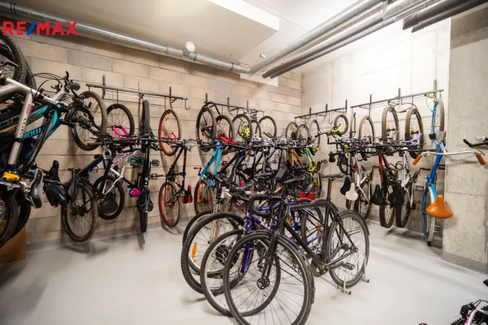 Pronájem kanceláře, Praha - Vysočany, Pechmanových, 91 m2