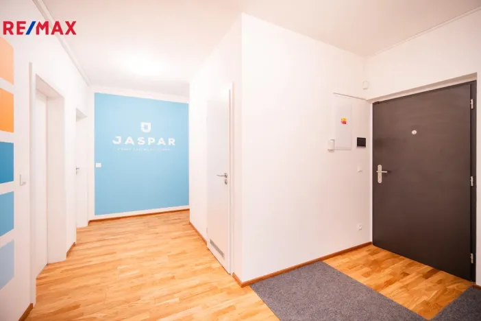 Pronájem kanceláře, Praha - Vysočany, Pechmanových, 91 m2