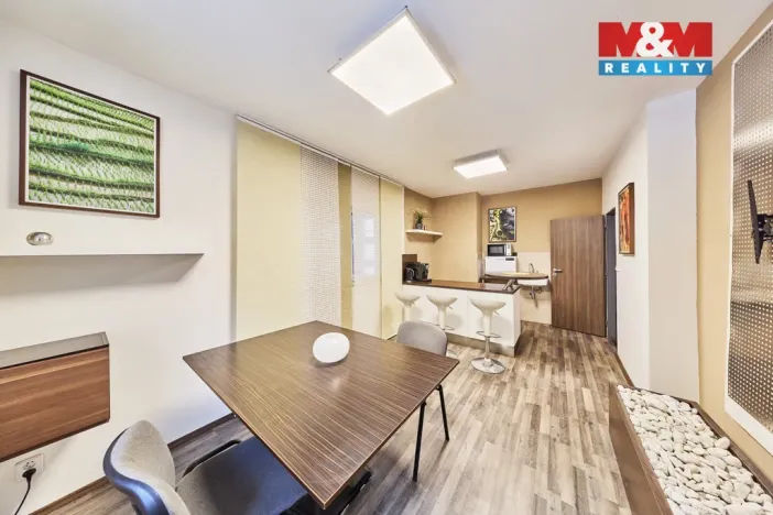 Prodej skladu, Trutnov - Horní Staré Město, 1667 m2