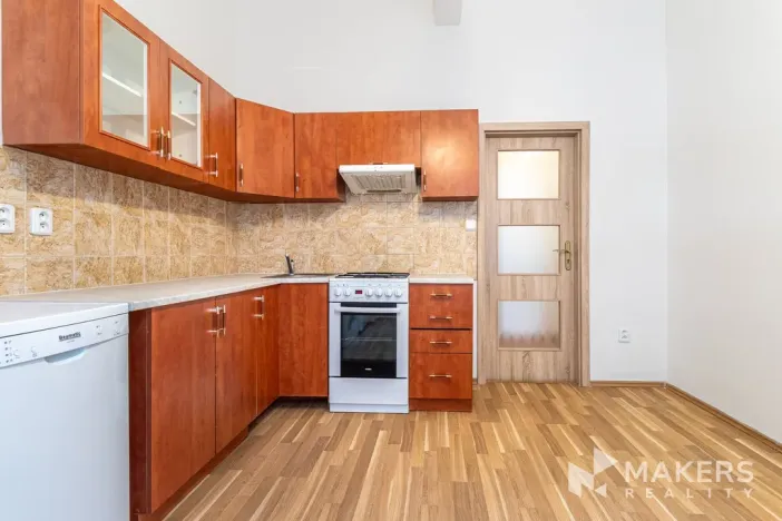 Pronájem bytu 1+1, Praha - Vinohrady, Lucemburská, 56 m2