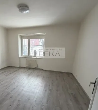 Pronájem bytu 2+kk, Praha - Strašnice, Dubečská, 44 m2