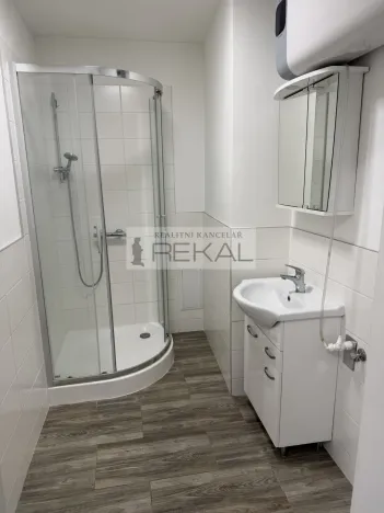 Pronájem bytu 2+kk, Praha - Strašnice, Dubečská, 44 m2