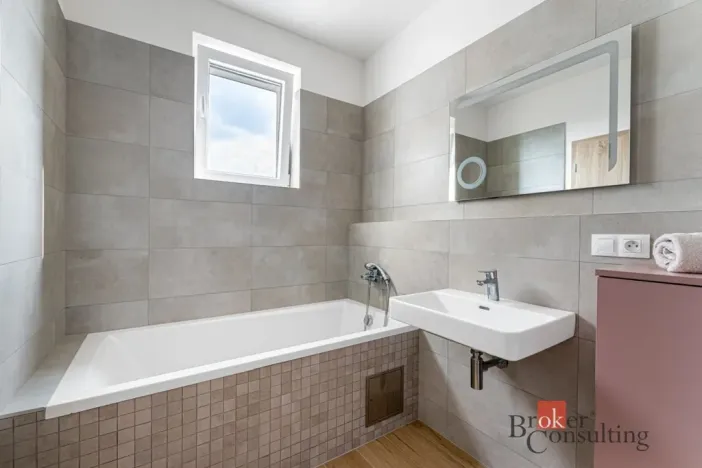 Prodej bytu 3+kk, Horoměřice, Holubova, 65 m2