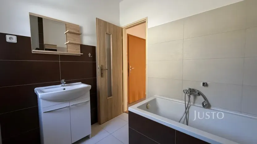 Pronájem bytu 3+1, Ústí nad Labem - Krásné Březno, Na Vinici, 65 m2