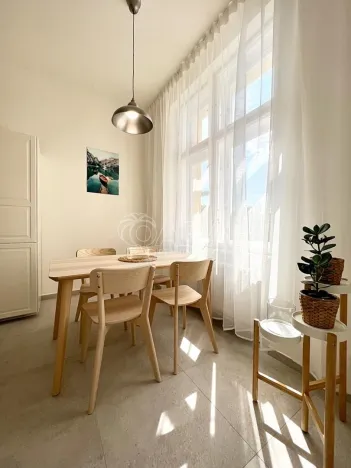 Pronájem bytu 2+1, Praha - Vinohrady, Římská, 85 m2