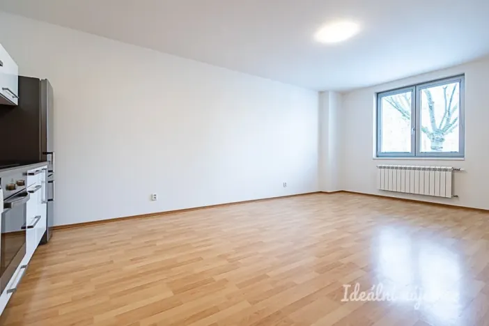 Pronájem bytu 1+kk, Praha, Hořínecká, 39 m2