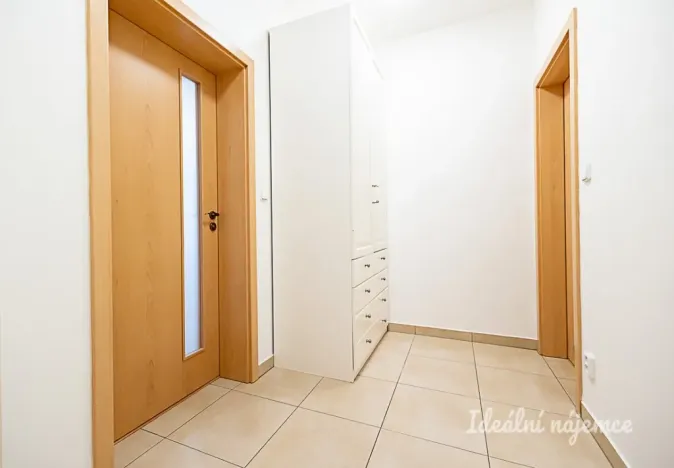 Pronájem bytu 1+kk, Praha, Hořínecká, 39 m2
